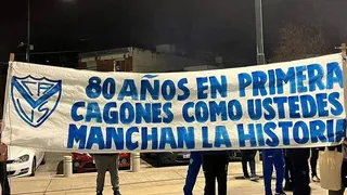 Los hinchas de Vélez impidieron un fiesta de los jugadores luego de perder con Huracán